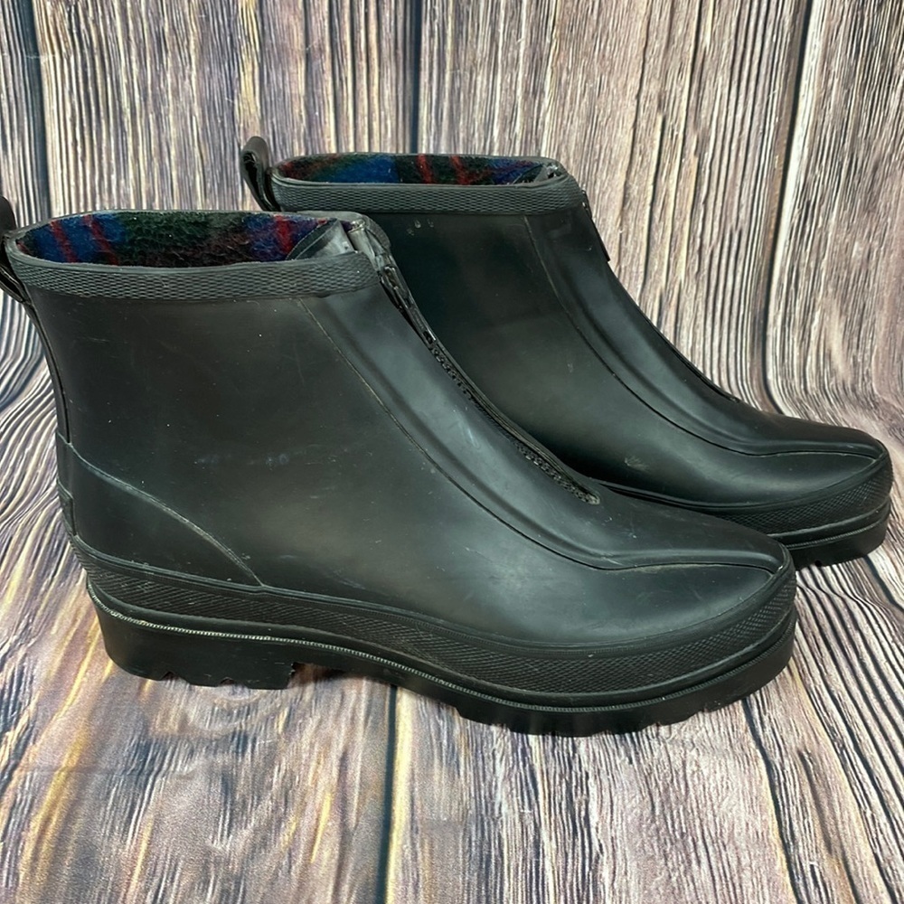 Ladies Ranger Brand Waterproof Chelsea Style Boots W/ Plaid Interior -Size 9